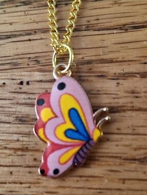 NWT Colorful Pink Butterfly Pendant Necklace